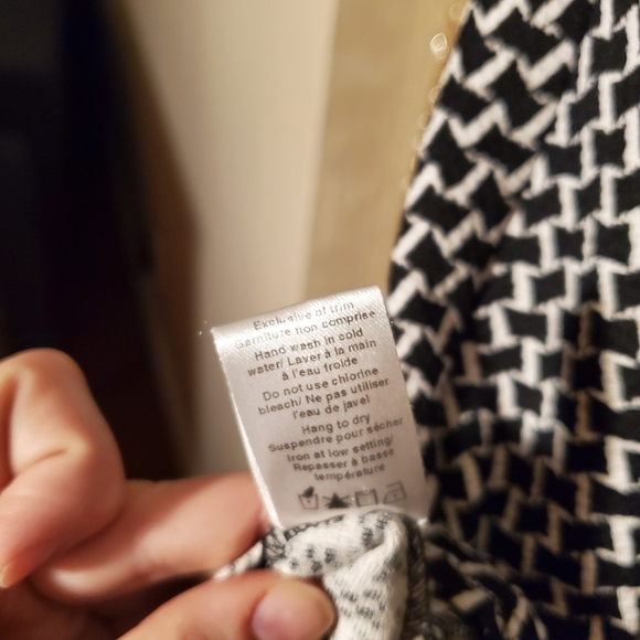 Black and white short sleeve skater dress - Picture 6 of 6